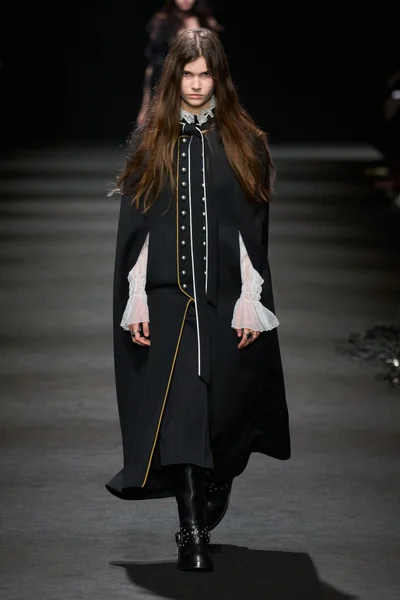 Look 6